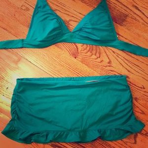 Athleta 2 piece bathing suit in green